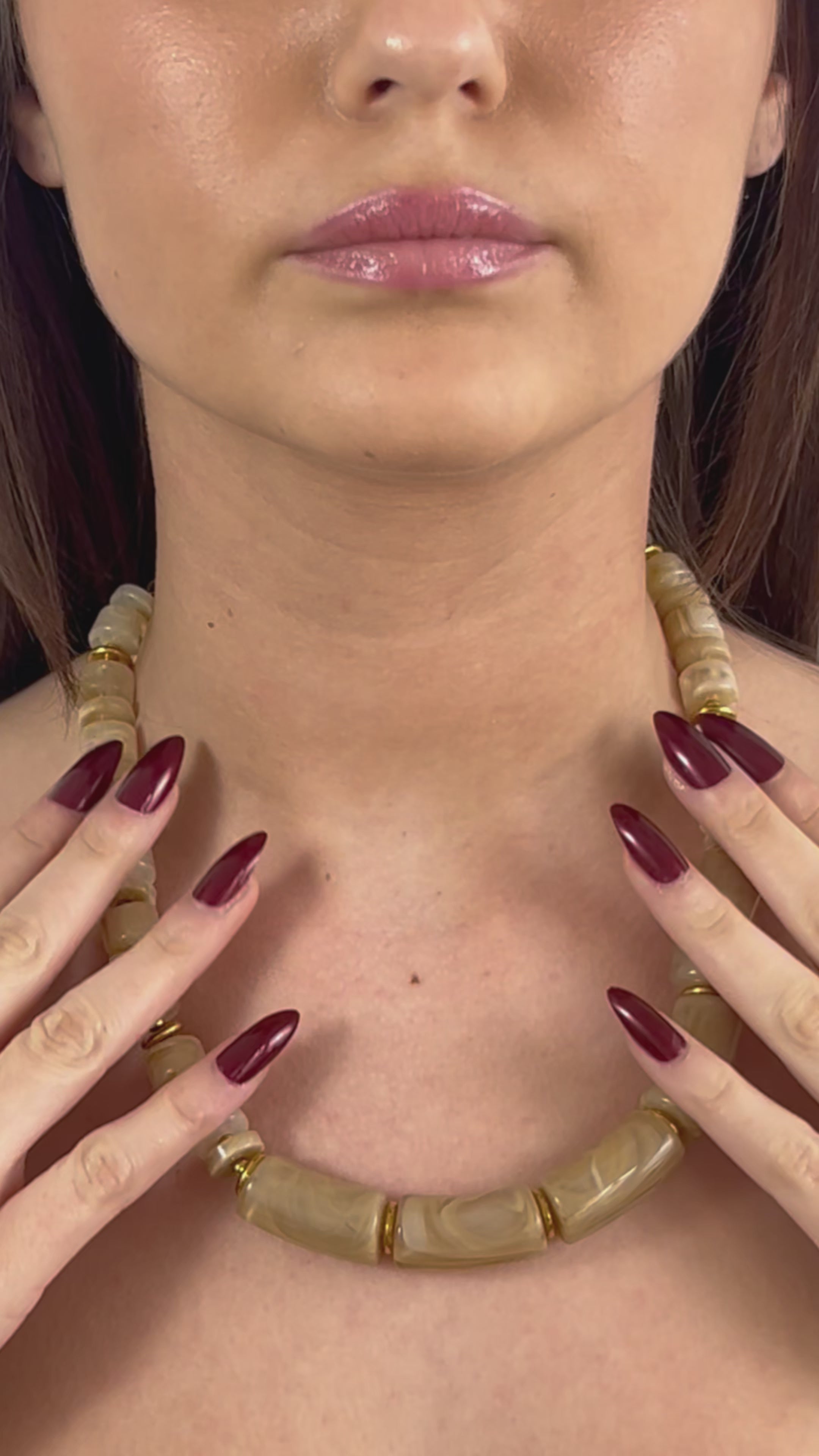 SENAÏ TAUPE NECKLACE